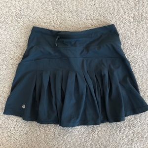Lululemon Circuit Breaker Skirt size 2 fits like 4